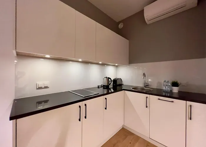 K22 Slawinska 503 Sun-city * Warszawa